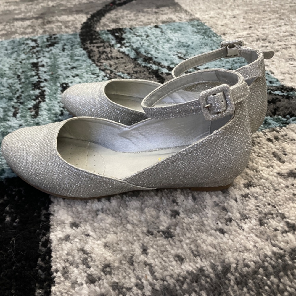 Shoes - Picture 7 of 7